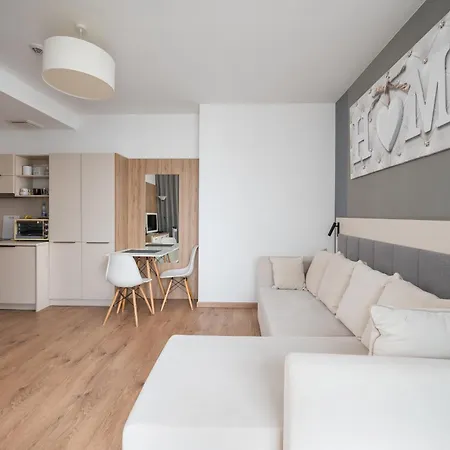 Wolska Deluxe By Bookinghost *