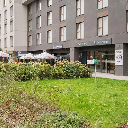 Wolska Deluxe By Bookinghost