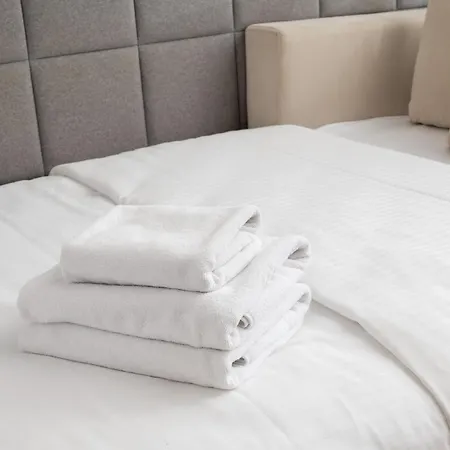 Wolska Deluxe By Bookinghost *